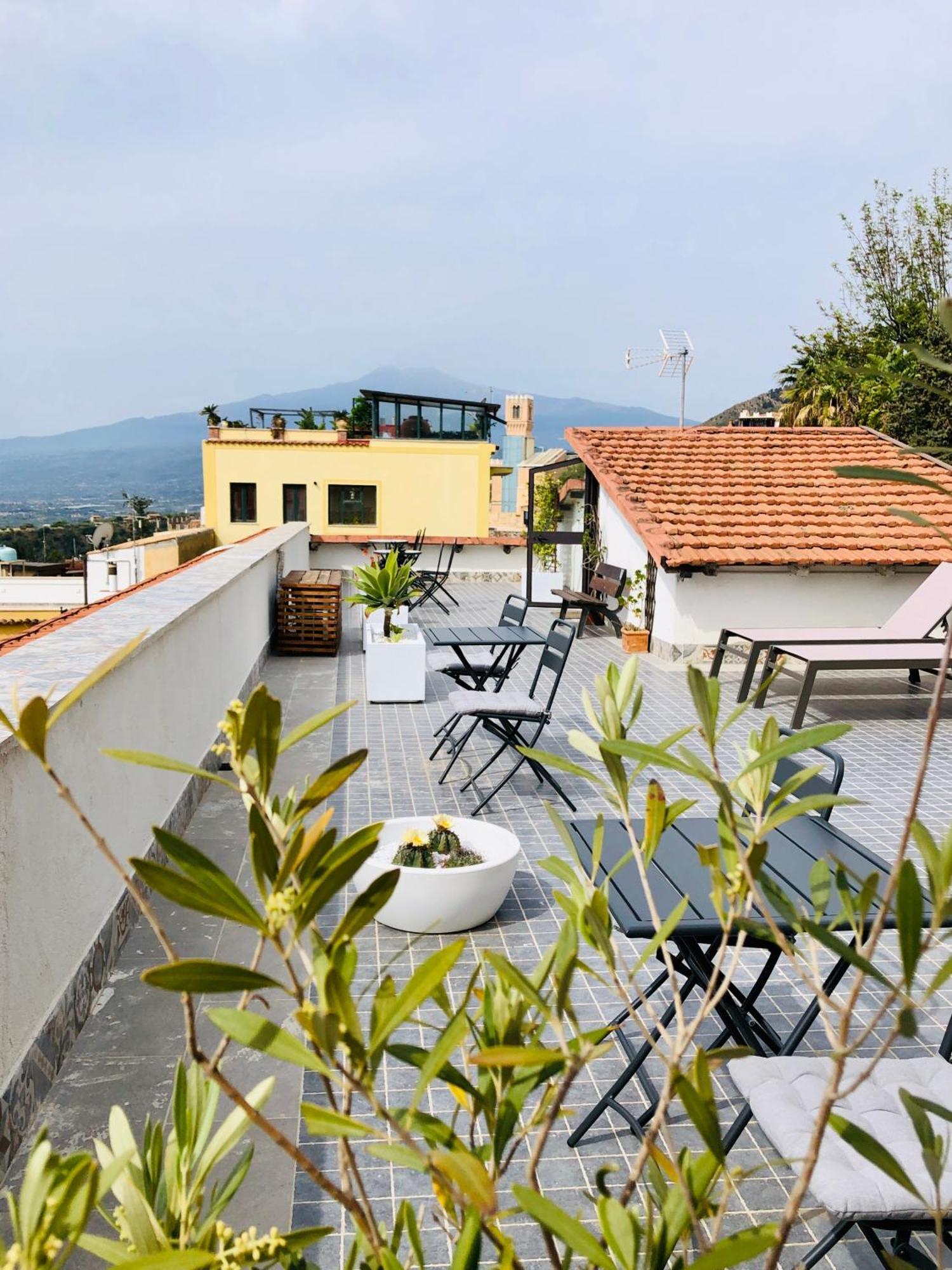 Taormina Center Private Apartments By Fragranza Di Sicilia Ngoại thất bức ảnh