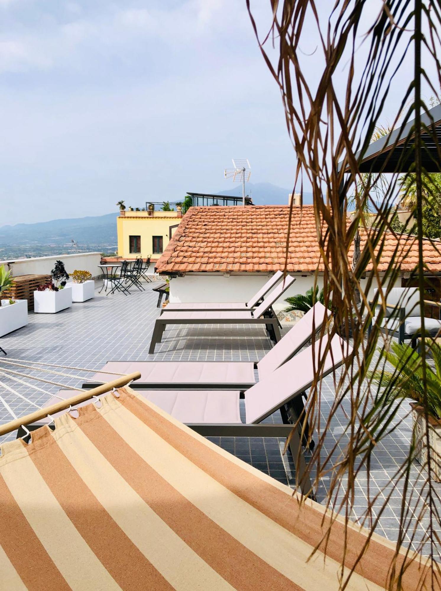 Taormina Center Private Apartments By Fragranza Di Sicilia Ngoại thất bức ảnh