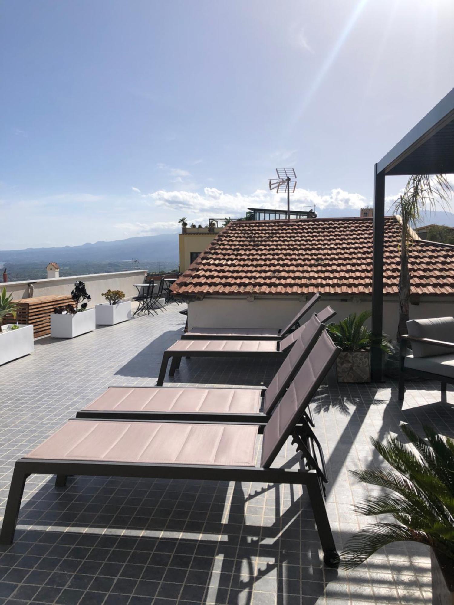 Taormina Center Private Apartments By Fragranza Di Sicilia Ngoại thất bức ảnh