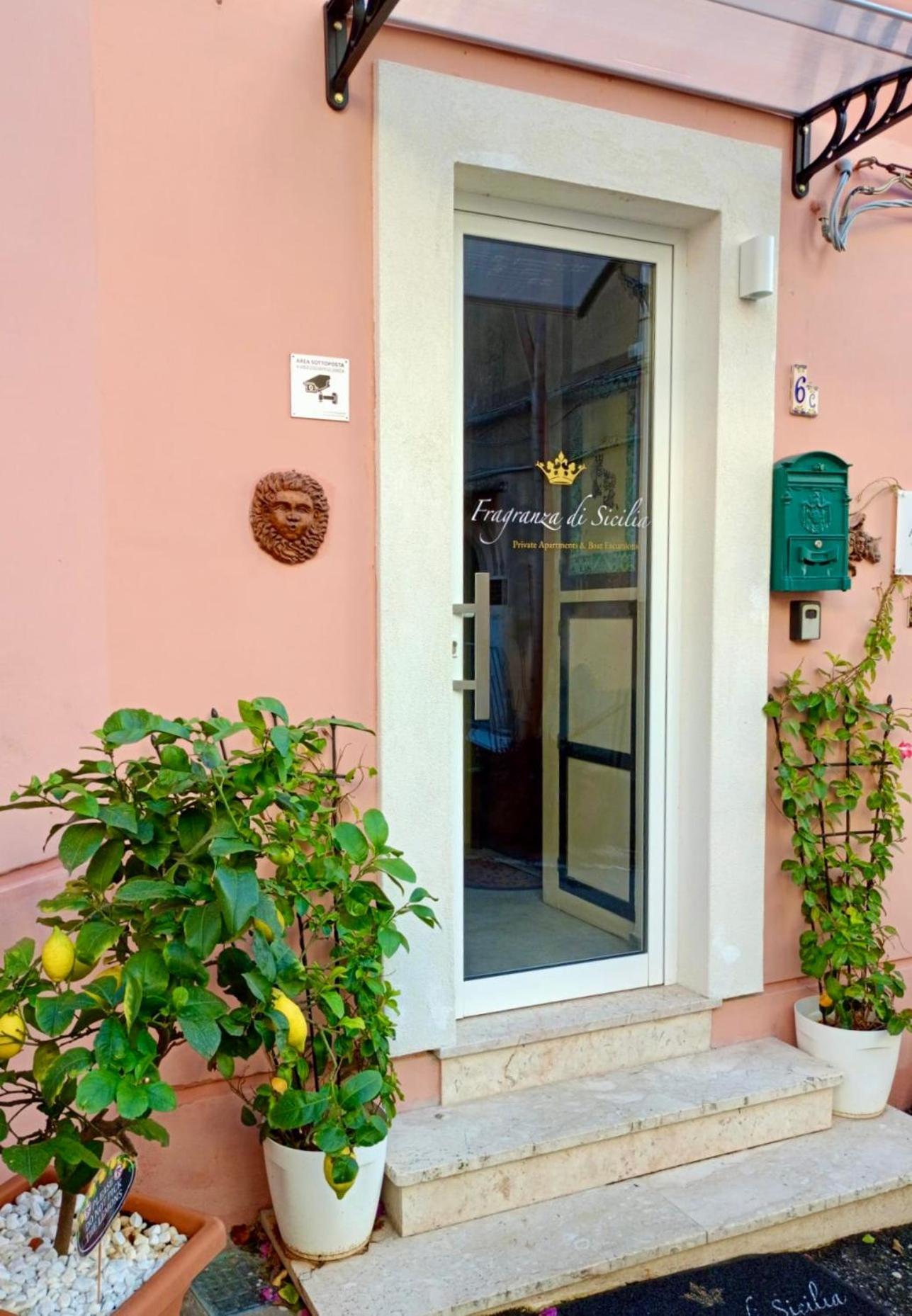 Taormina Center Private Apartments By Fragranza Di Sicilia Ngoại thất bức ảnh